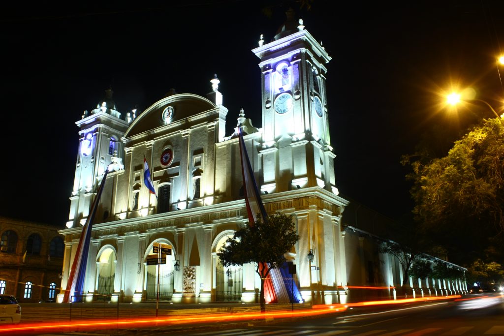 catedral de asuncion nocturno